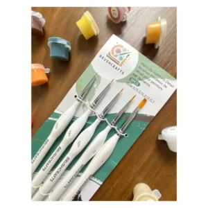 L'image du blister brushcrafts avec les 5 pinceaux de detail